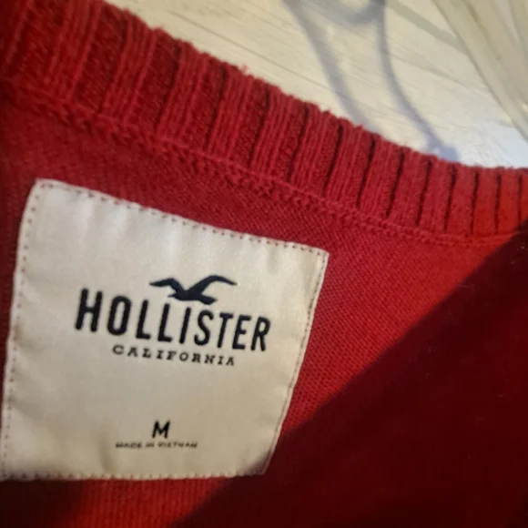Hollister Sweater - Picture 4 of 4